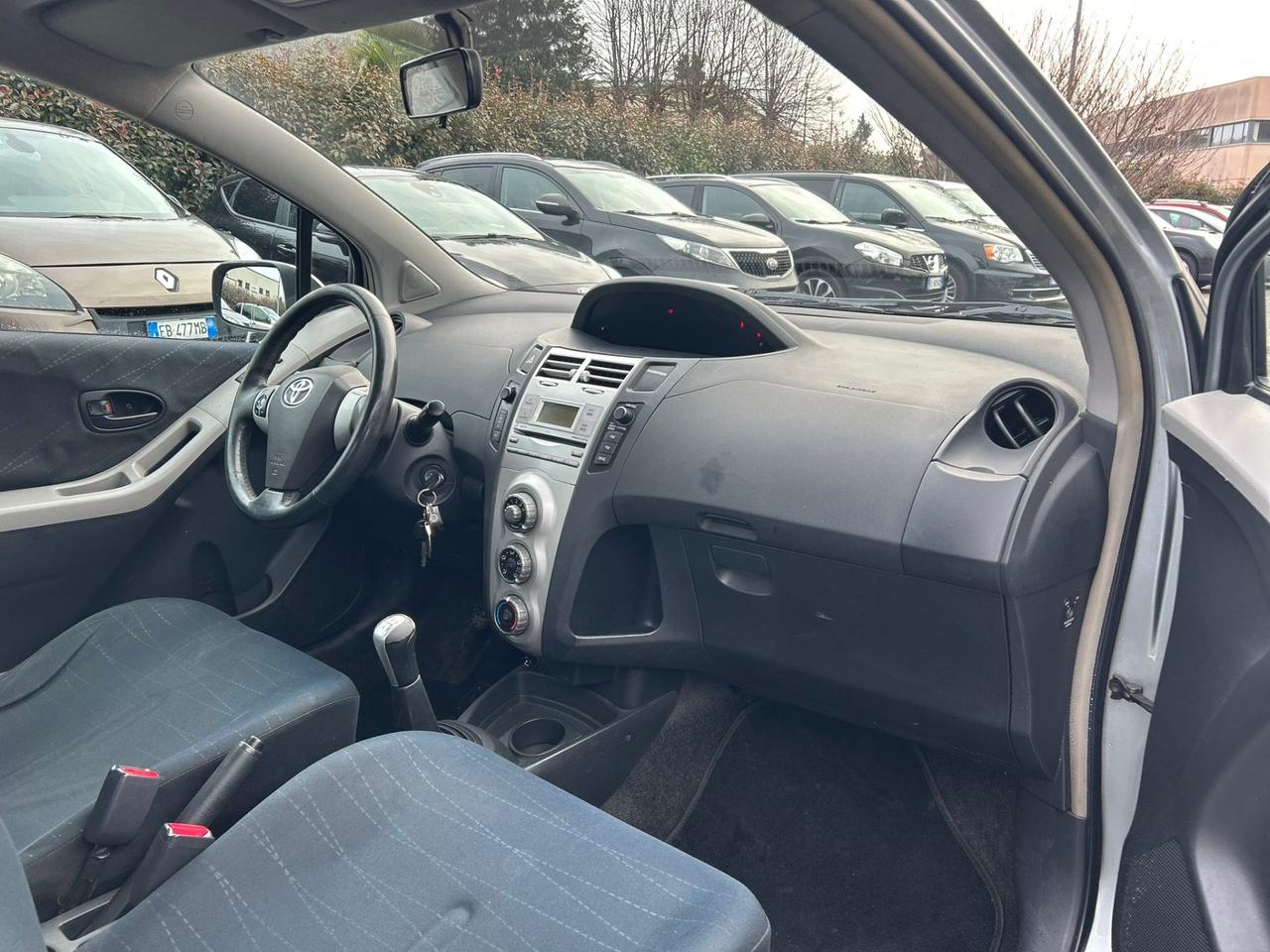 Toyota Yaris 1.3 3 porte*CAMBIO E FRIZIONE CAMBIATE DA POCO*