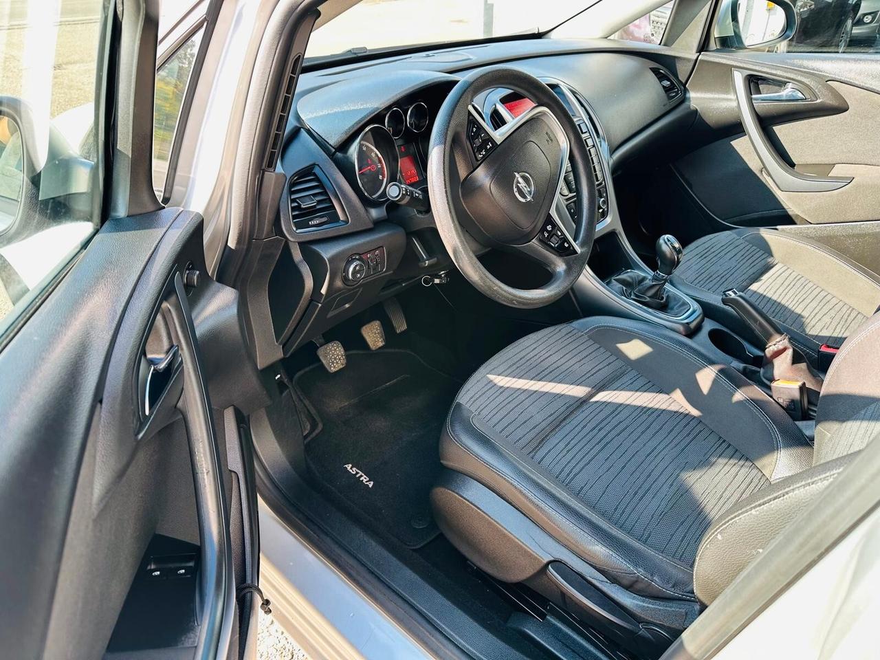 Opel Astra 1.4 Turbo 140CV Sports Tourer GPL Tech Cosmo