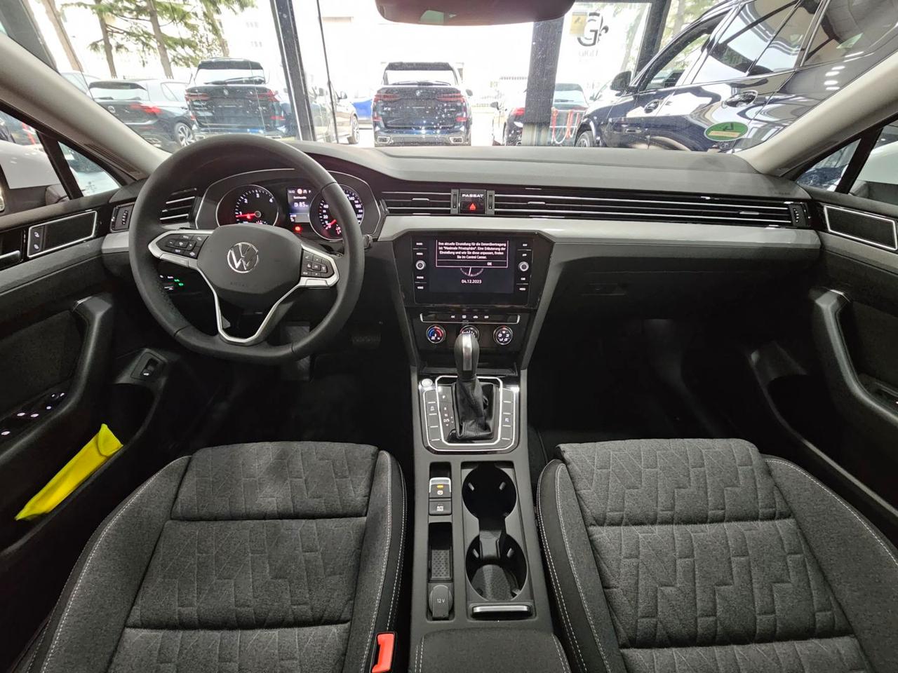 Volkswagen Passat Variant Tetto LED C.17 ACC Camera360 PDC Navi Paddles S&S