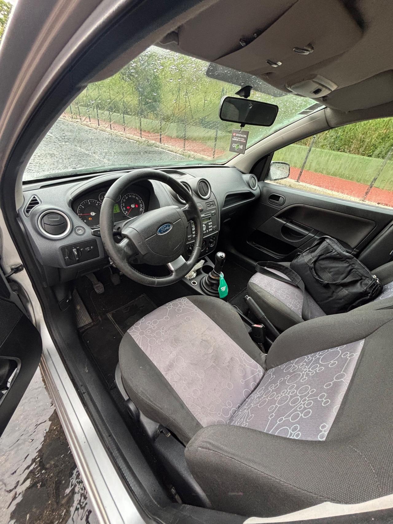 Ford Fiesta 1.6 TDCi 5p. Ghia