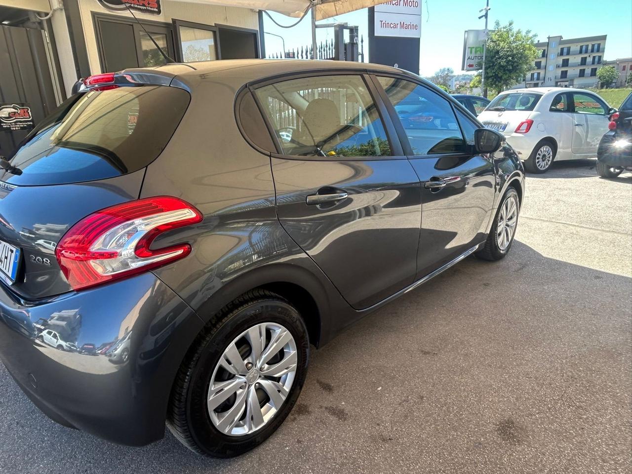 Peugeot 208 PureTech 82 5 porte Allure