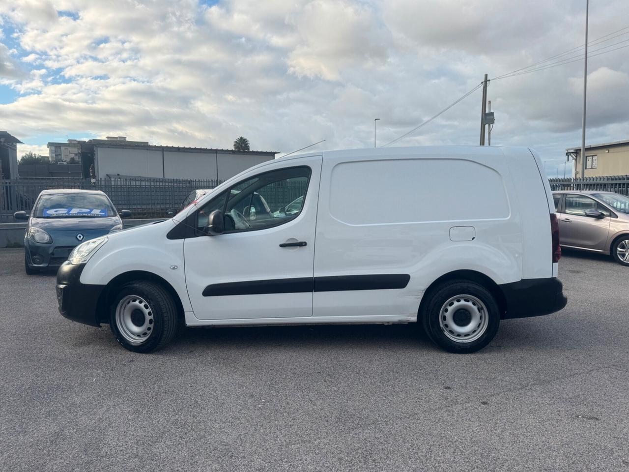 Peugeot Partner Passo Lungo con Porta Laterale Euro 6B