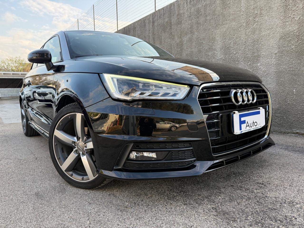 Audi A1 1.4 TDI S-Line Exterior,cerchi diamantati,Climatronic,ecc.