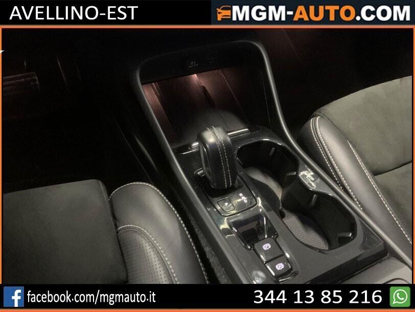 VOLVO XC40 D4 AWD Geartronic R-design - TETTO