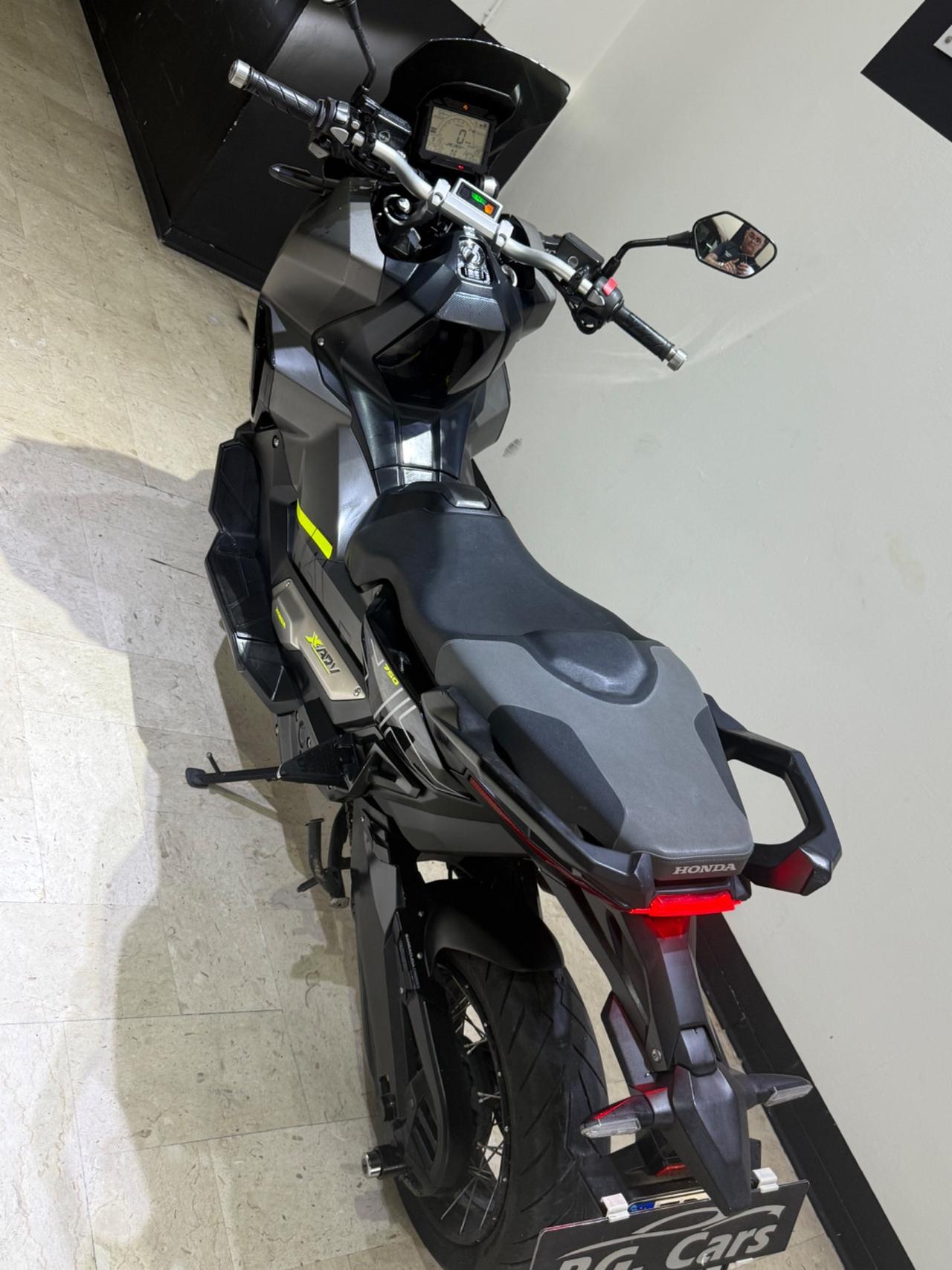 Honda X-ADV 750 Top