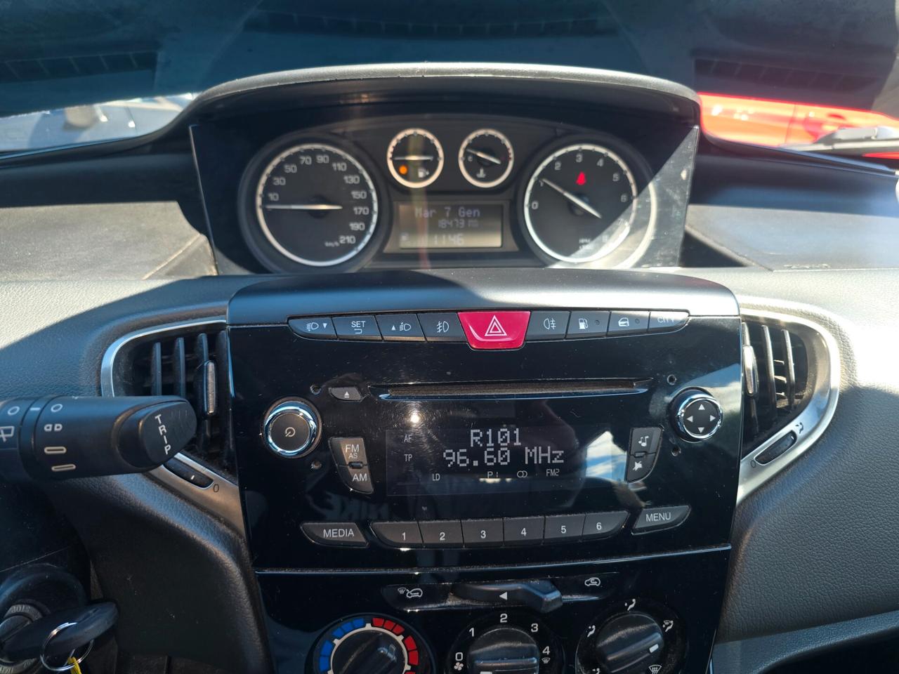 Lancia Ypsilon 0.9 TwinAir 85 CV 5 porte Metano Ecochic Elefantino