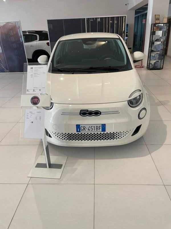 FIAT 500e LA NUOVA 500 Nuova 500 Hatchback My23 La Nuova 500 - 320 Berlina da Concessionaria ufficiale Stellan