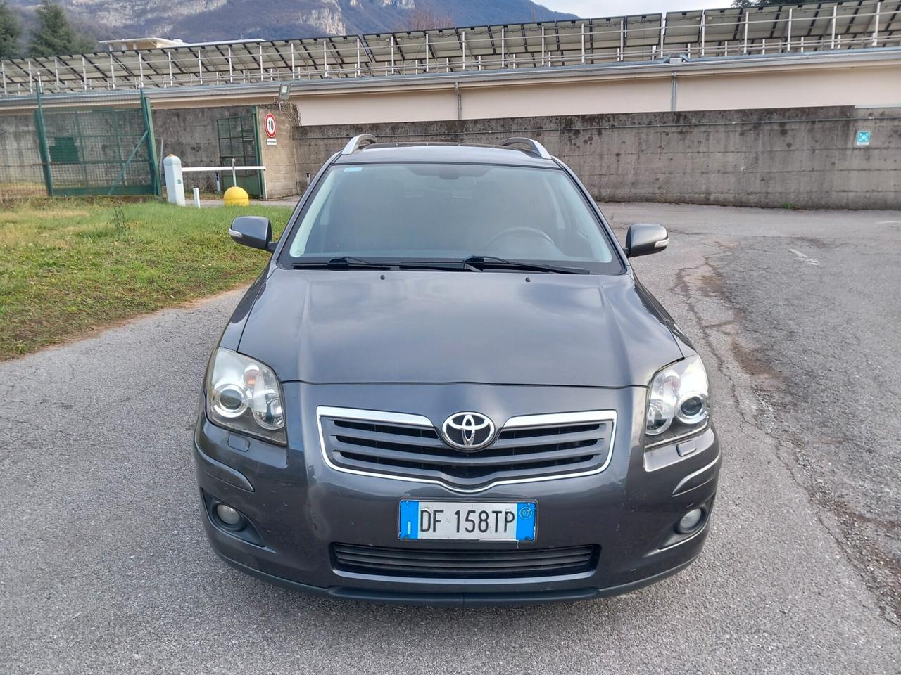 Toyota Avensis SW 2.2 D-4D KM 113000!!!