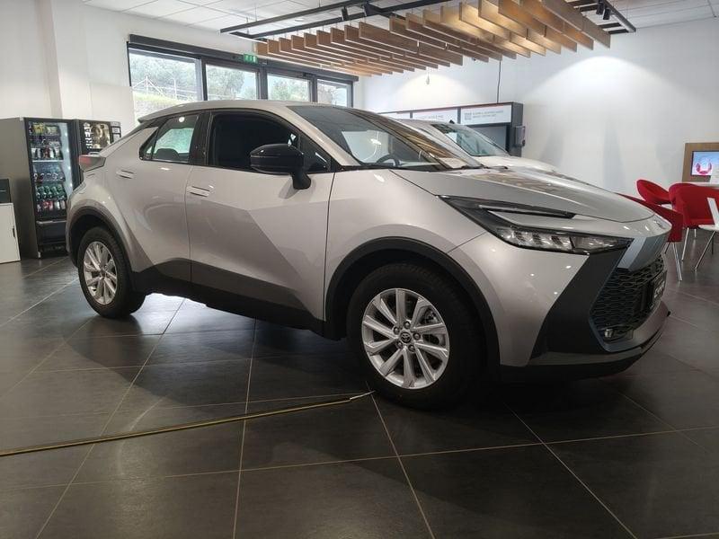 Toyota C-HR Plug-in Hybrid 220 Active