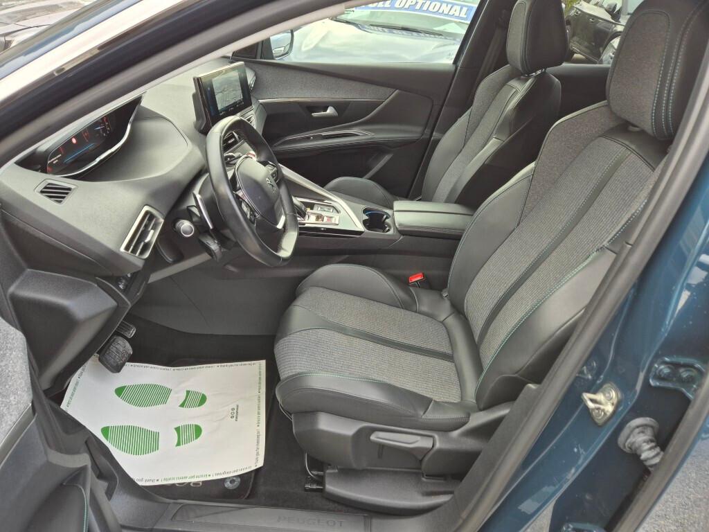 Peugeot 3008 BlueHDi 130CV EAT8 ALLURE