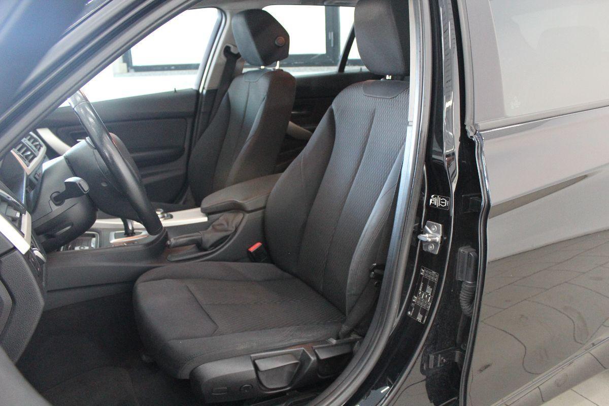 BMW - Serie 3 Touring - 320d Business aut.