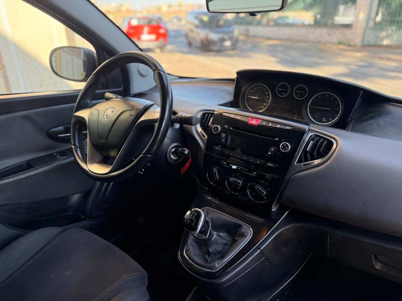 Lancia Ypsilon 1.2 69 CV 5 porte GPL Ecochic Gold