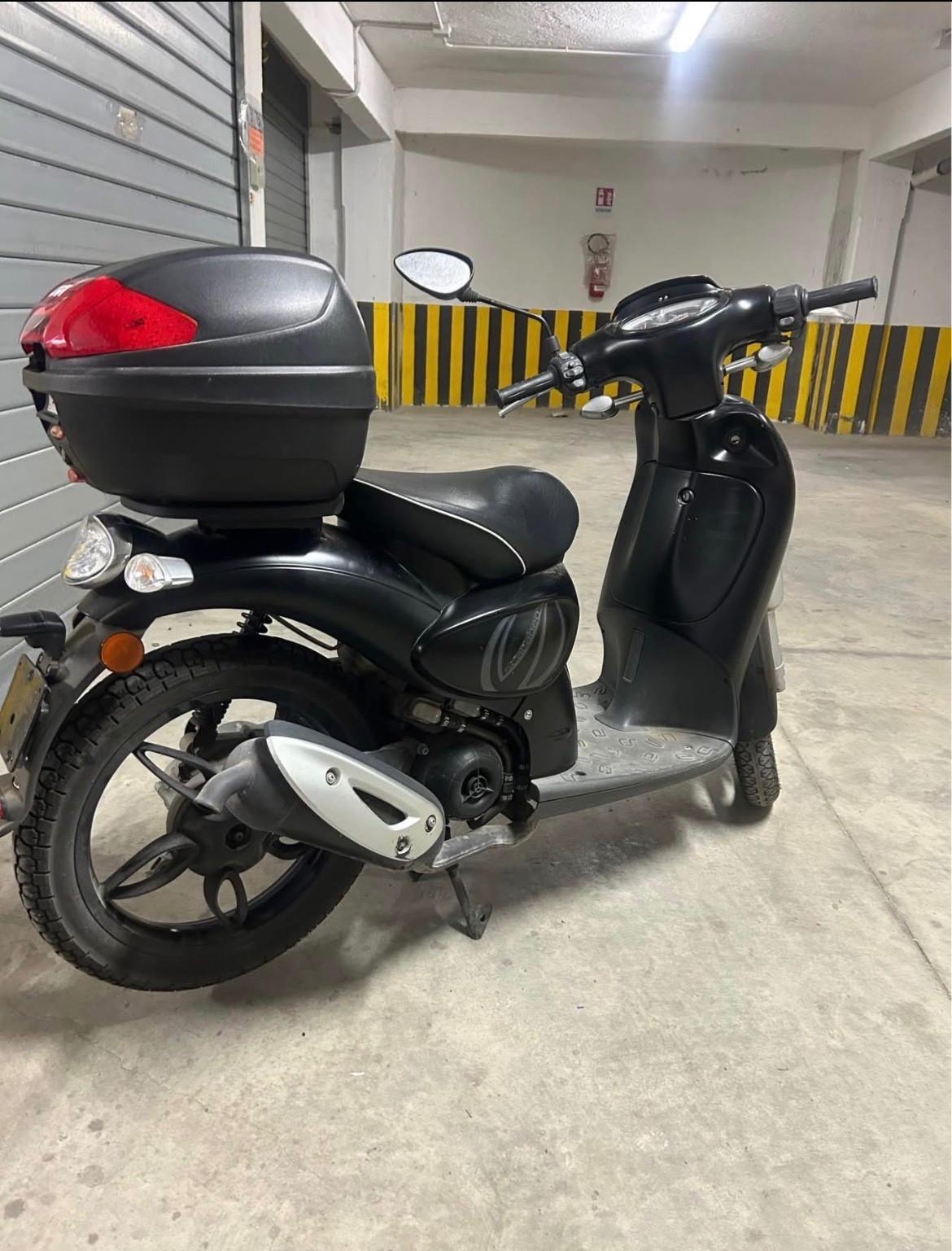 Aprilia Scarabeo 50 2T STREET