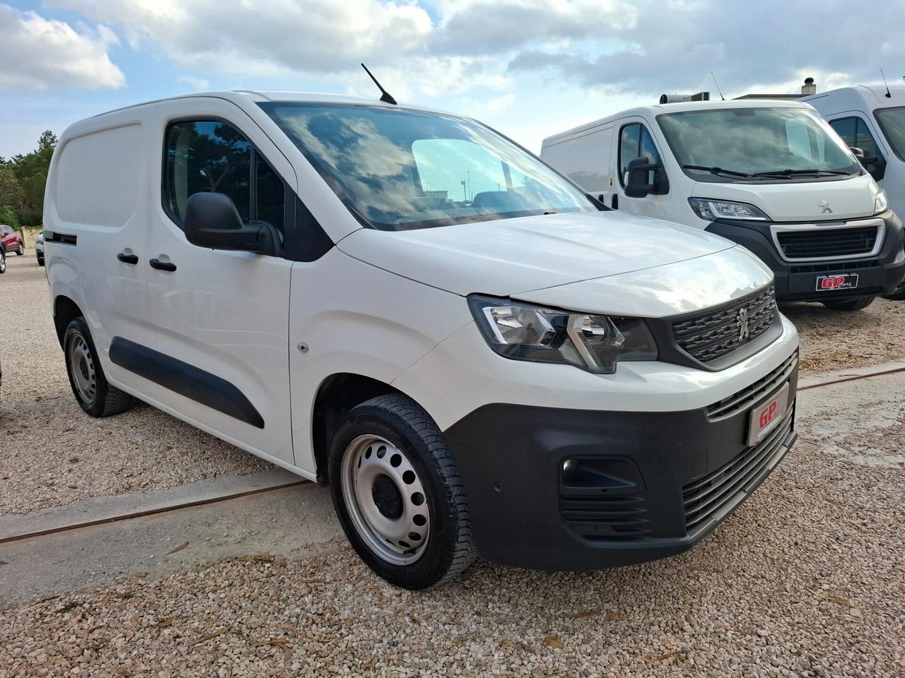 Peugeot Partner BlueHDi 100cv 3 POSTI - 1000Kg di PORTATA