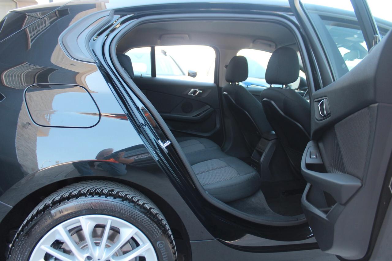 Bmw 120 120d 5p. Business Advantage