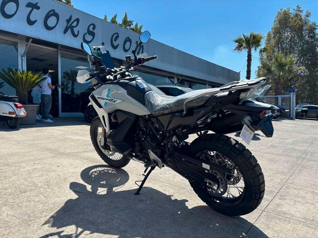 Cf Moto MT 1000X KM0 Tua a solo 92 Euro al mese