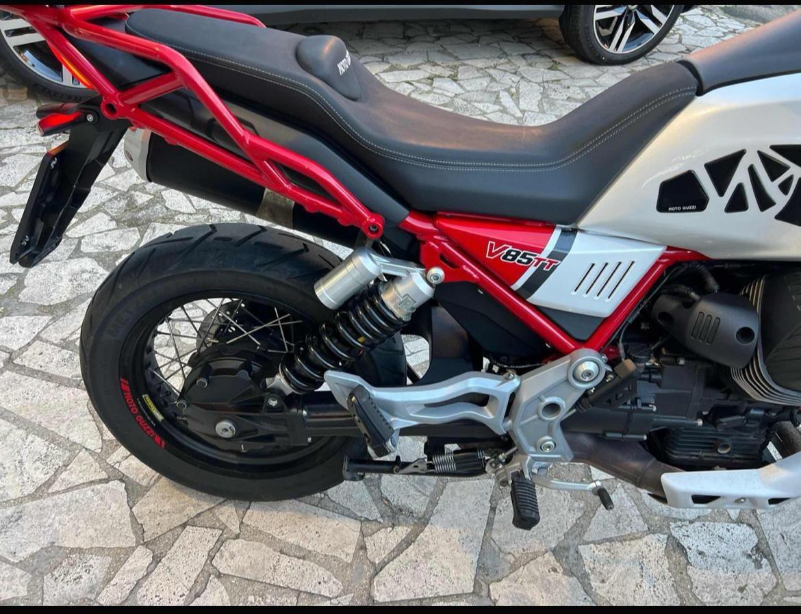Moto Guzzi V85 TT v85 tt