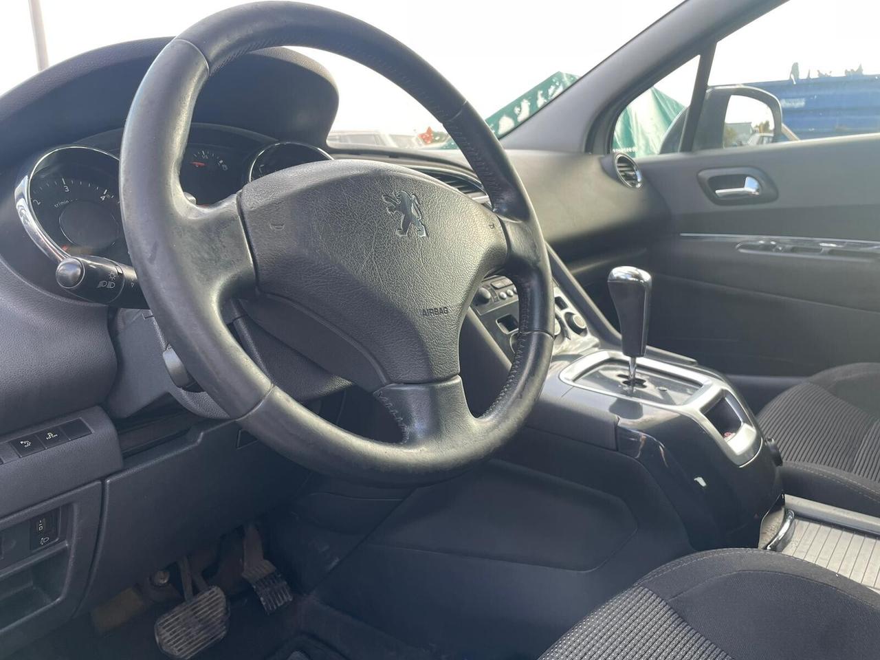 Peugeot 5008 1.6 HDi 110CV cambio robotizzato Tecn