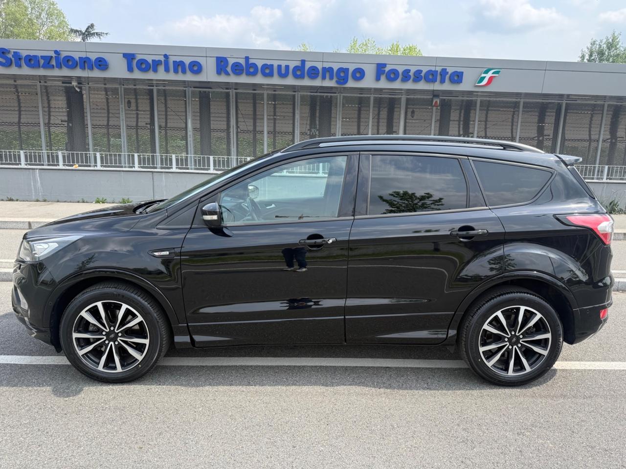 Ford Kuga 1.5 TDCI 120 CV S&S 2WD ST-Line