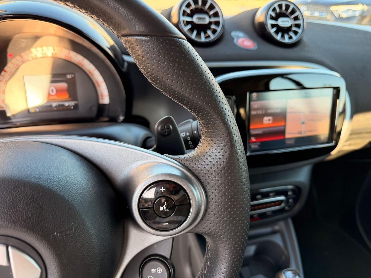 Smart ForTwo Parisblue Prime 1.0 71cv PACK BRABUS INTROVABILE !!!