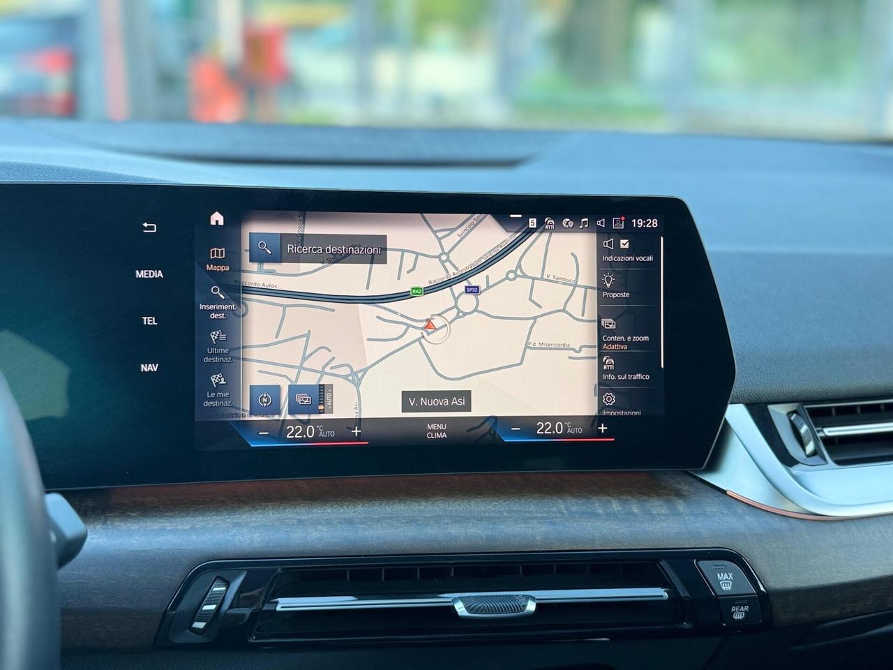 218d Active Tourer Luxury