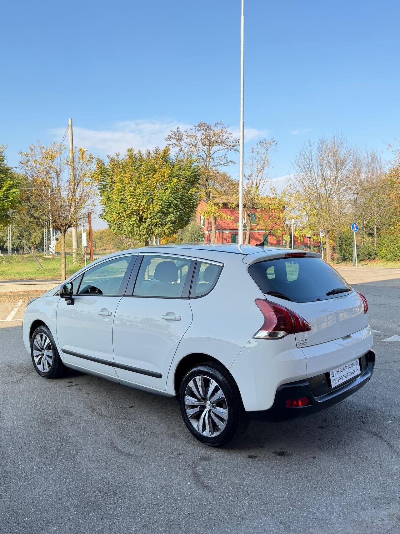 Peugeot 3008 1.6 HDi 115CV Business