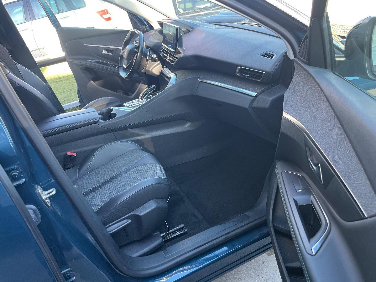 PEUGEOT 3008 BlueHDi 130 EAT8 ALLURE 64.000 KM