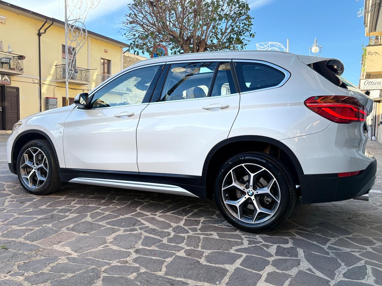 BMW X1 SDrive20d xLine FULL/LED/NAV/TETTO