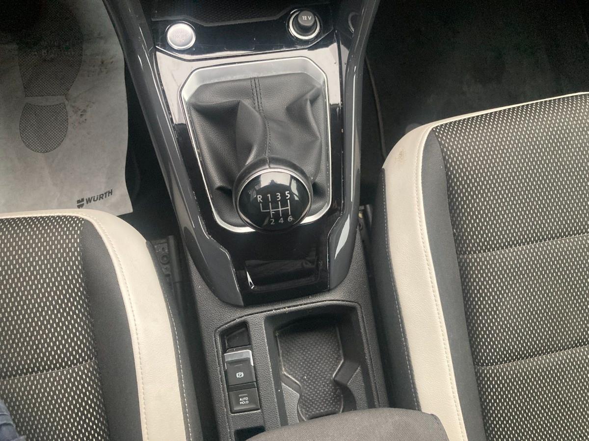 VOLKSWAGEN T-Roc 1.0 tsi Advanced