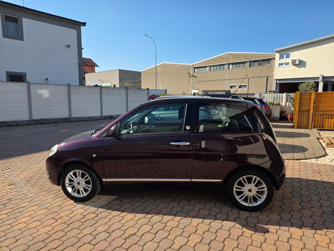 Lancia Ypsilon 1.4 Oro Ecochic GPL