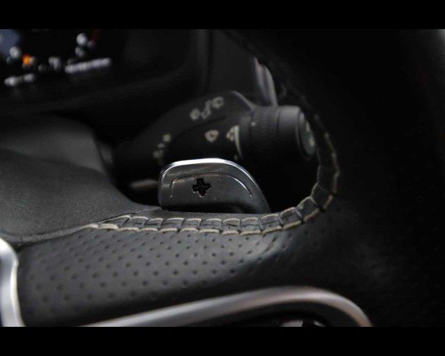 VOLVO XC90 D5 AWD Geartronic 7 posti R-design