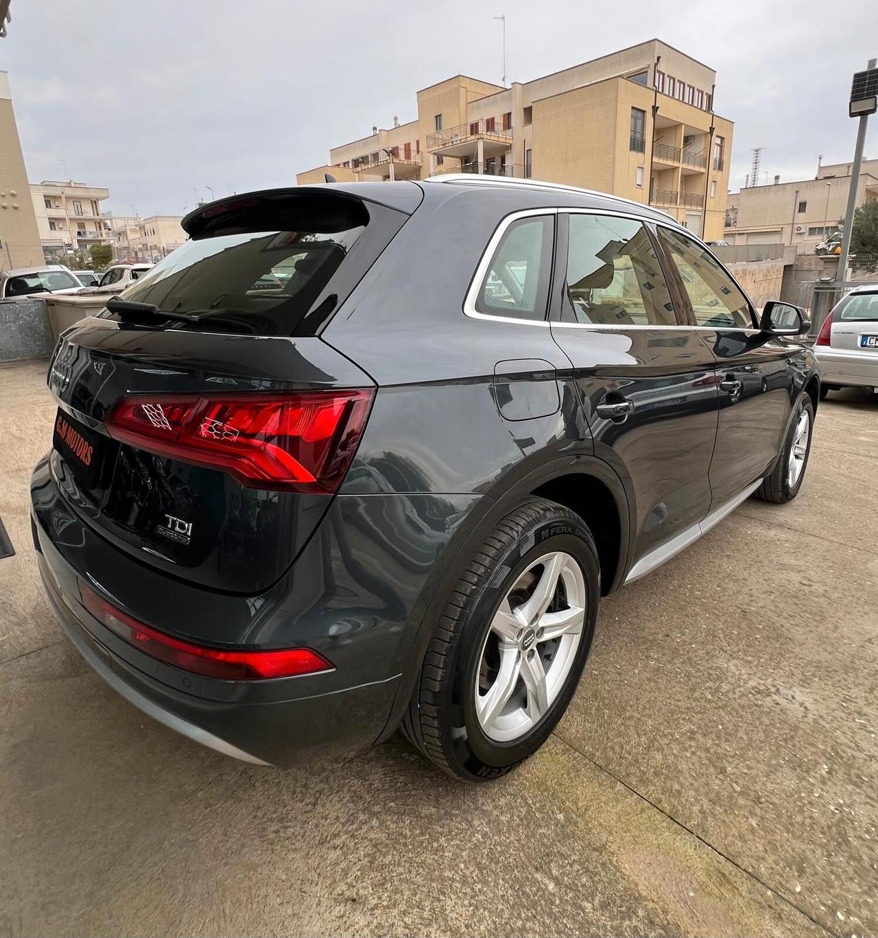 Audi Q5 2.0 TDI quattro S tronic Business