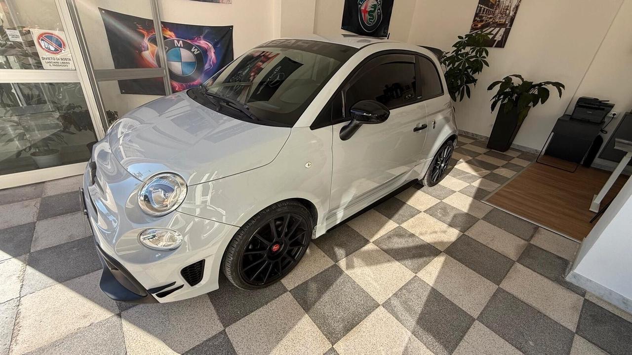 Abarth 500 1.4 Turbo T-Jet 140 CV