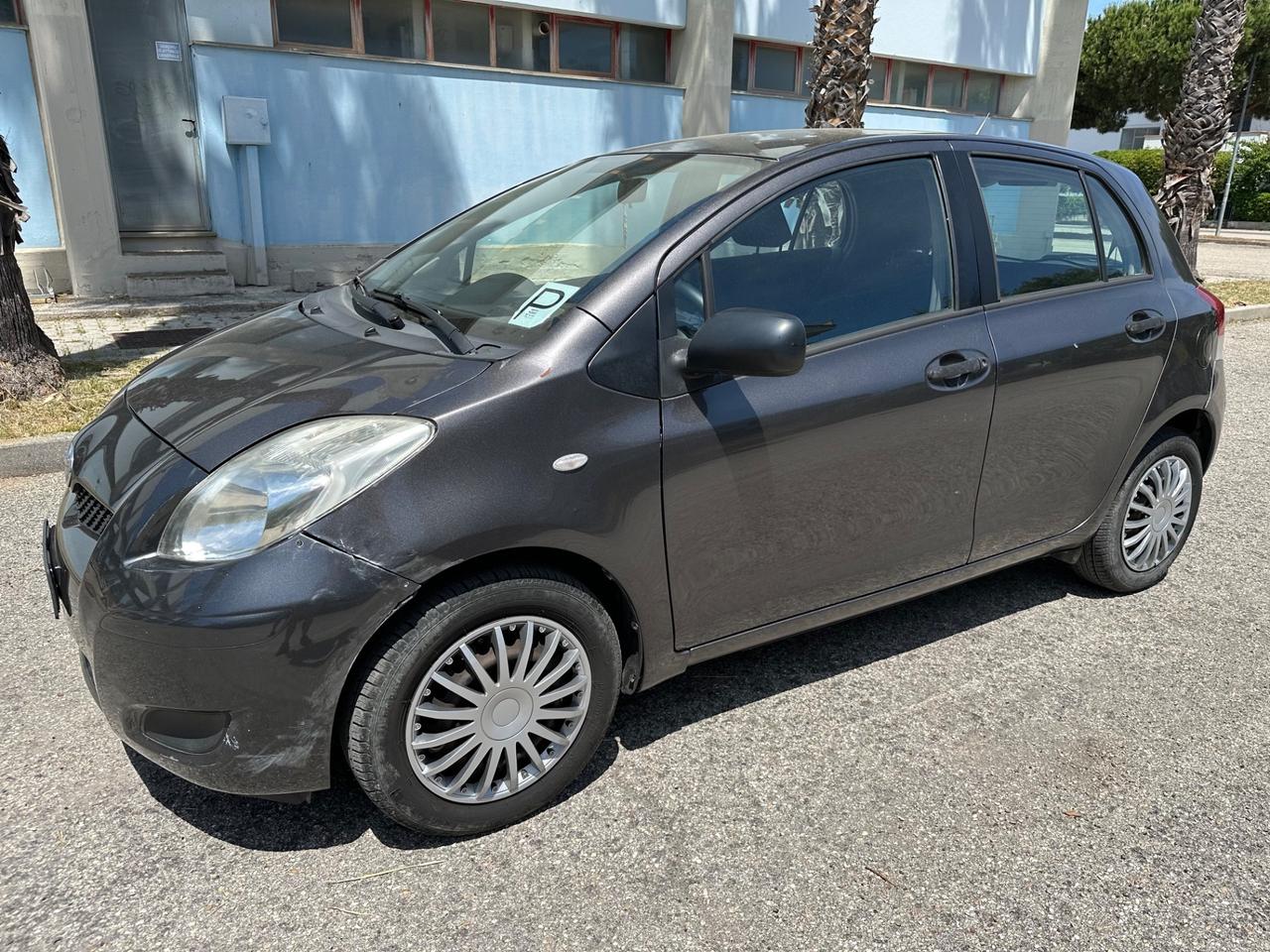 Toyota Yaris 2^serie 1000 benzina 5 porte 2009