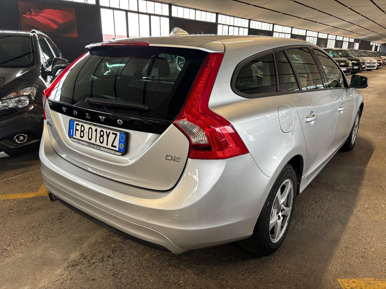 Volvo V60 1.6 84kw 115cv Momentum NEOPATENTATO
