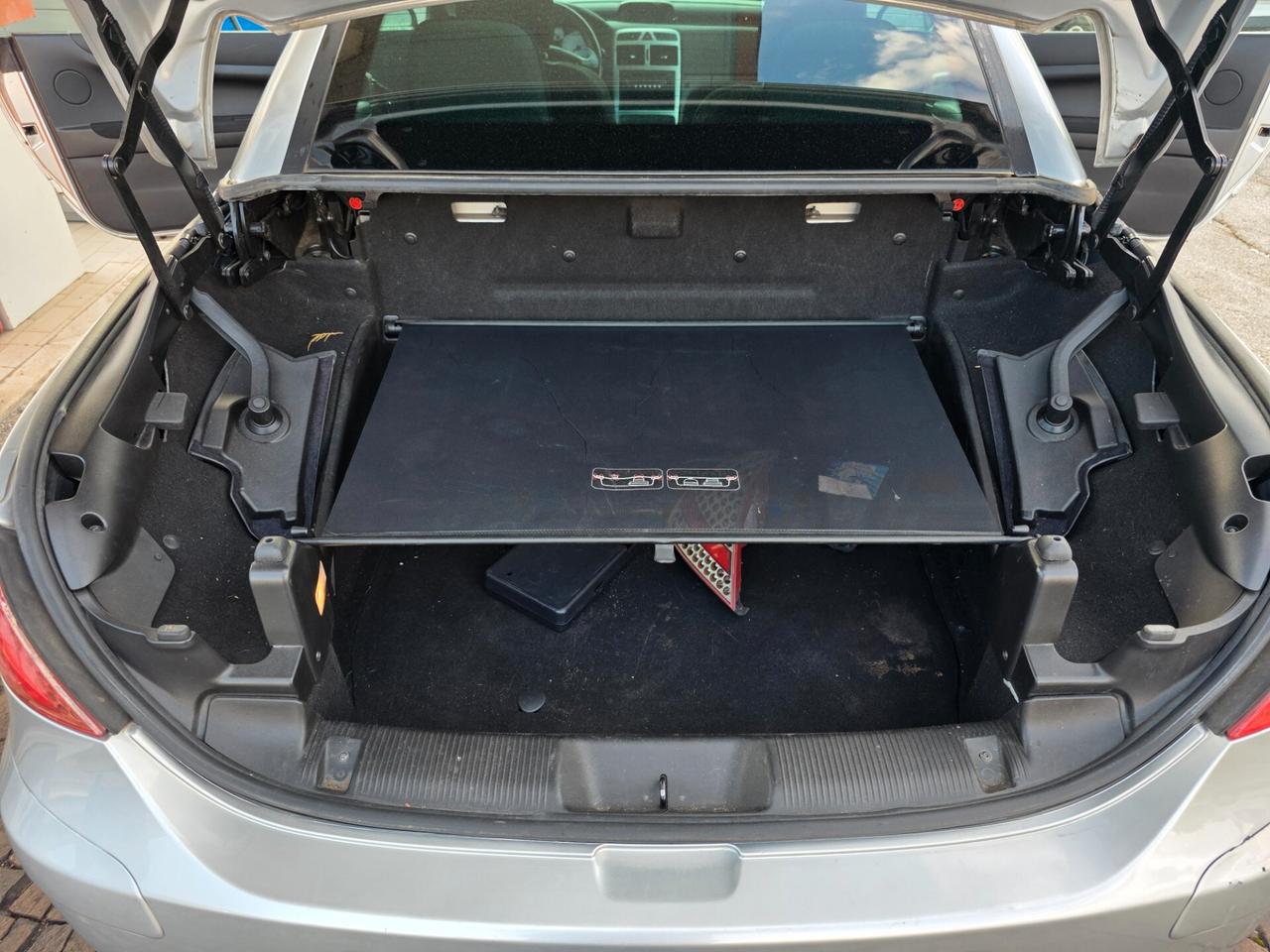 Peugeot 307 2.0 HDi FAP CC Féline con 279.000km Neopatentati ok