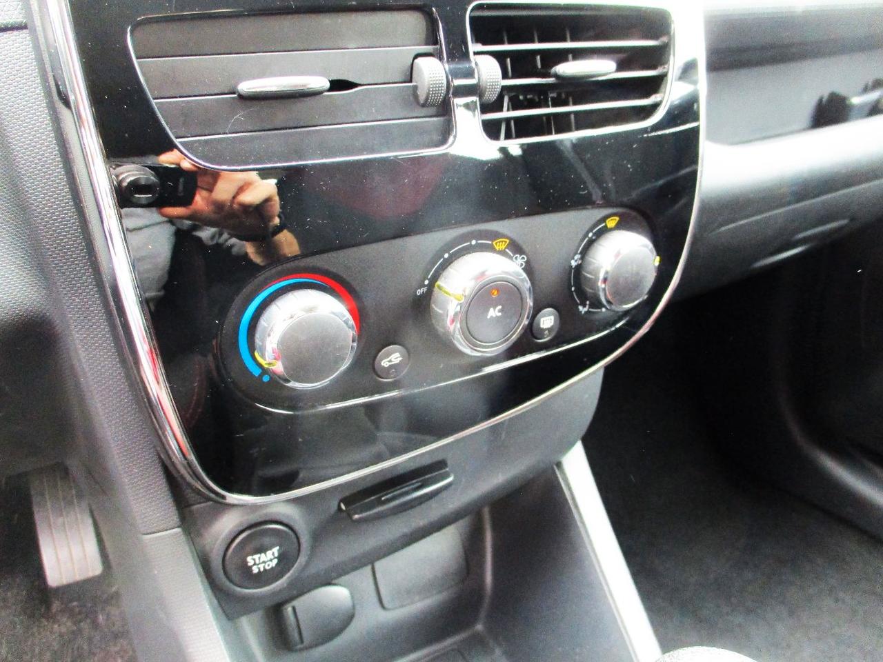 Renault Clio 5 Porte Clio 5p 1.2 Live 75cv - Ok Neopat./Navi/Bluetooth