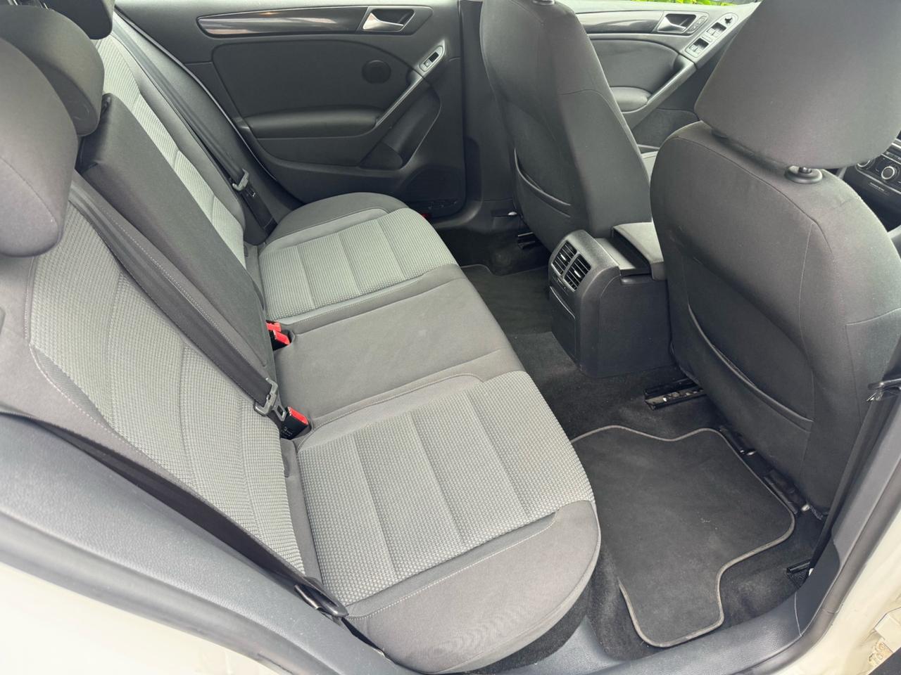 Volkswagen Golf 1.6 TDI Highline - IMPECCABILE