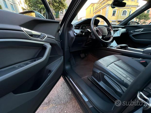 Audi e-tron SPB 50 quattro Business MATRIX PELLE U