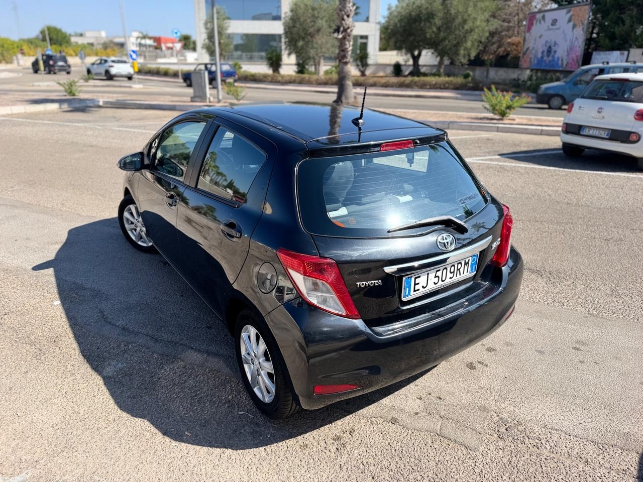 Toyota Yaris 1.0 5 porte Lounge