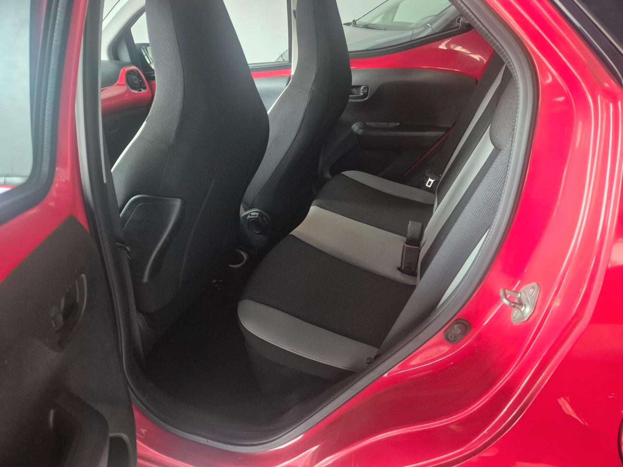 Toyota Aygo 1.0 VVT-i 69 CV 5 porte x-play