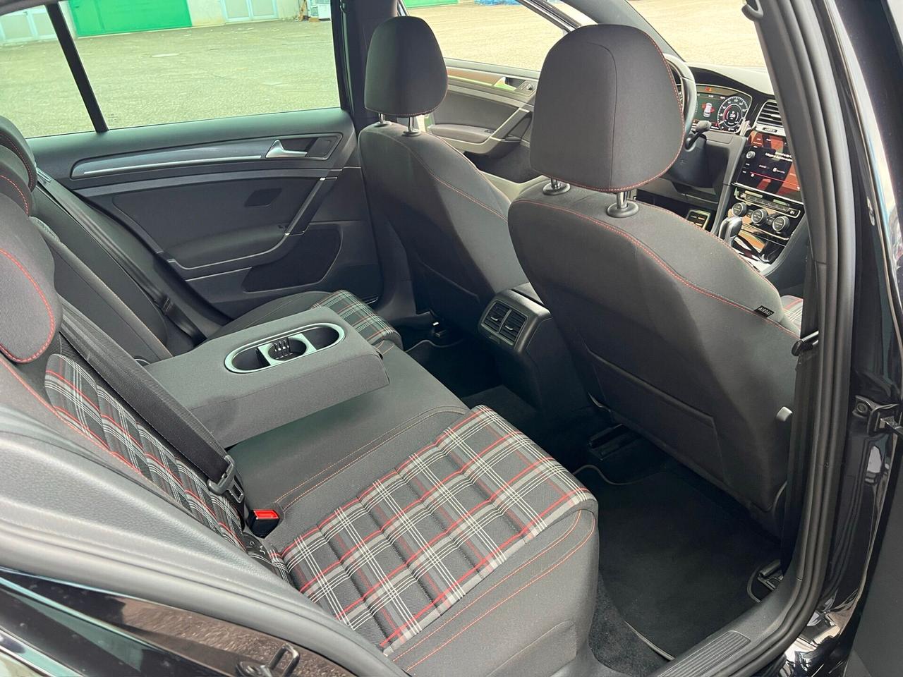 Volkswagen Golf GTI Performance 2.0 230 CV TSI DSG