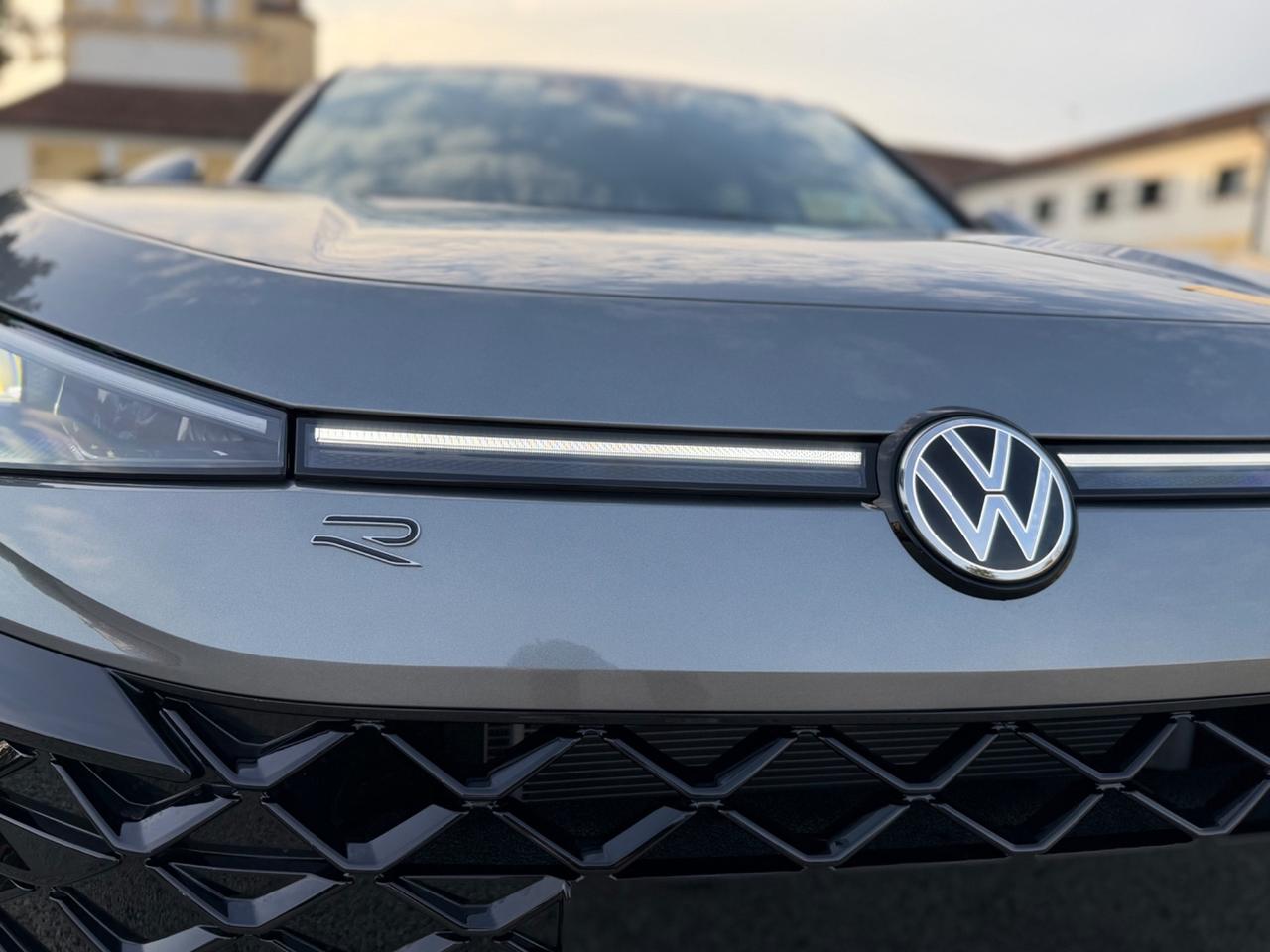 Volkswagen T-Roc 1.5 eTSI ACT 150 CV DSG R-Line