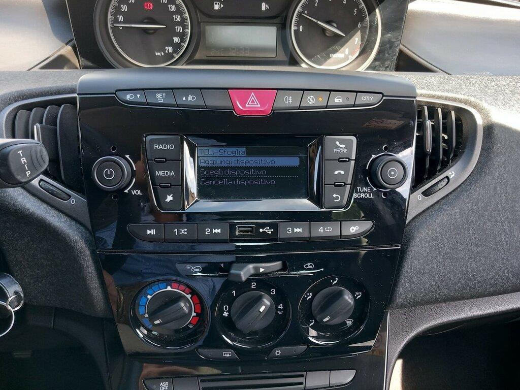 Lancia Ypsilon 5 Porte 1.0 FireFly Hybrid Silver