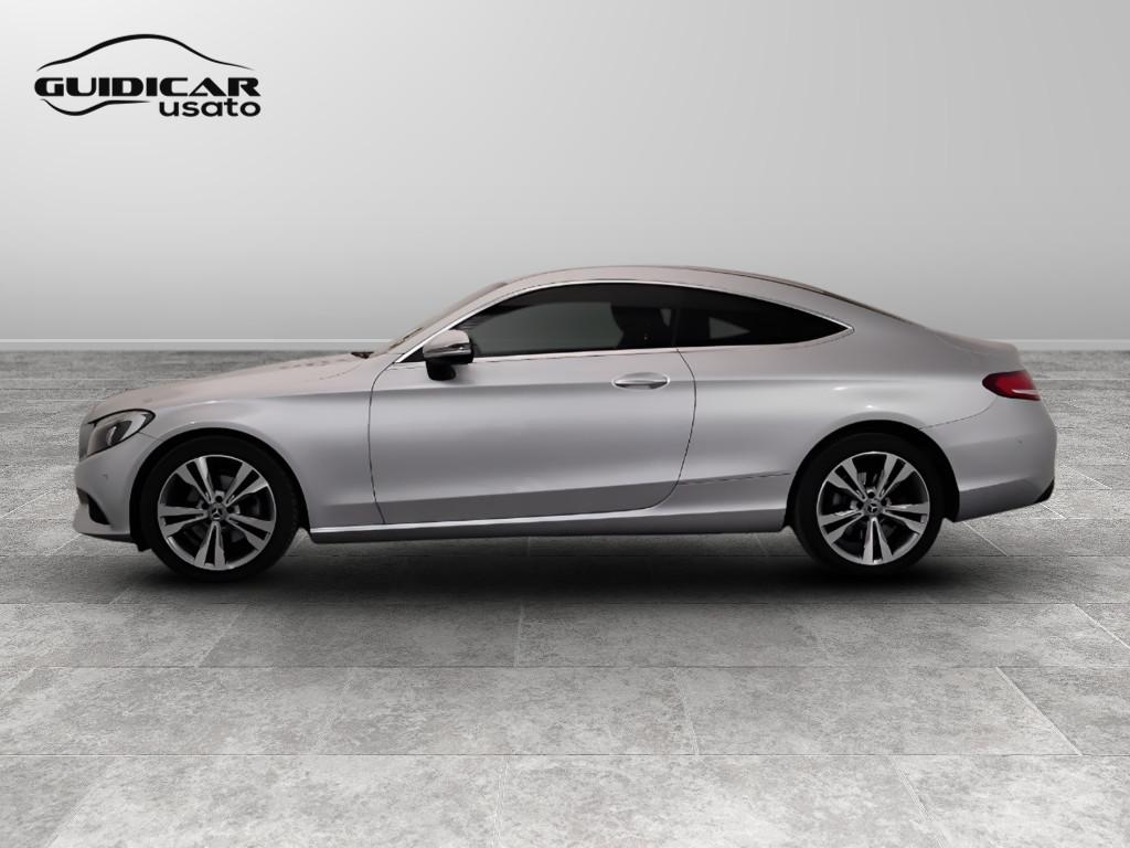 Mercedes-Benz Classe C-C205 2016 Coupe - C Coupe 220 d Premium 4matic auto