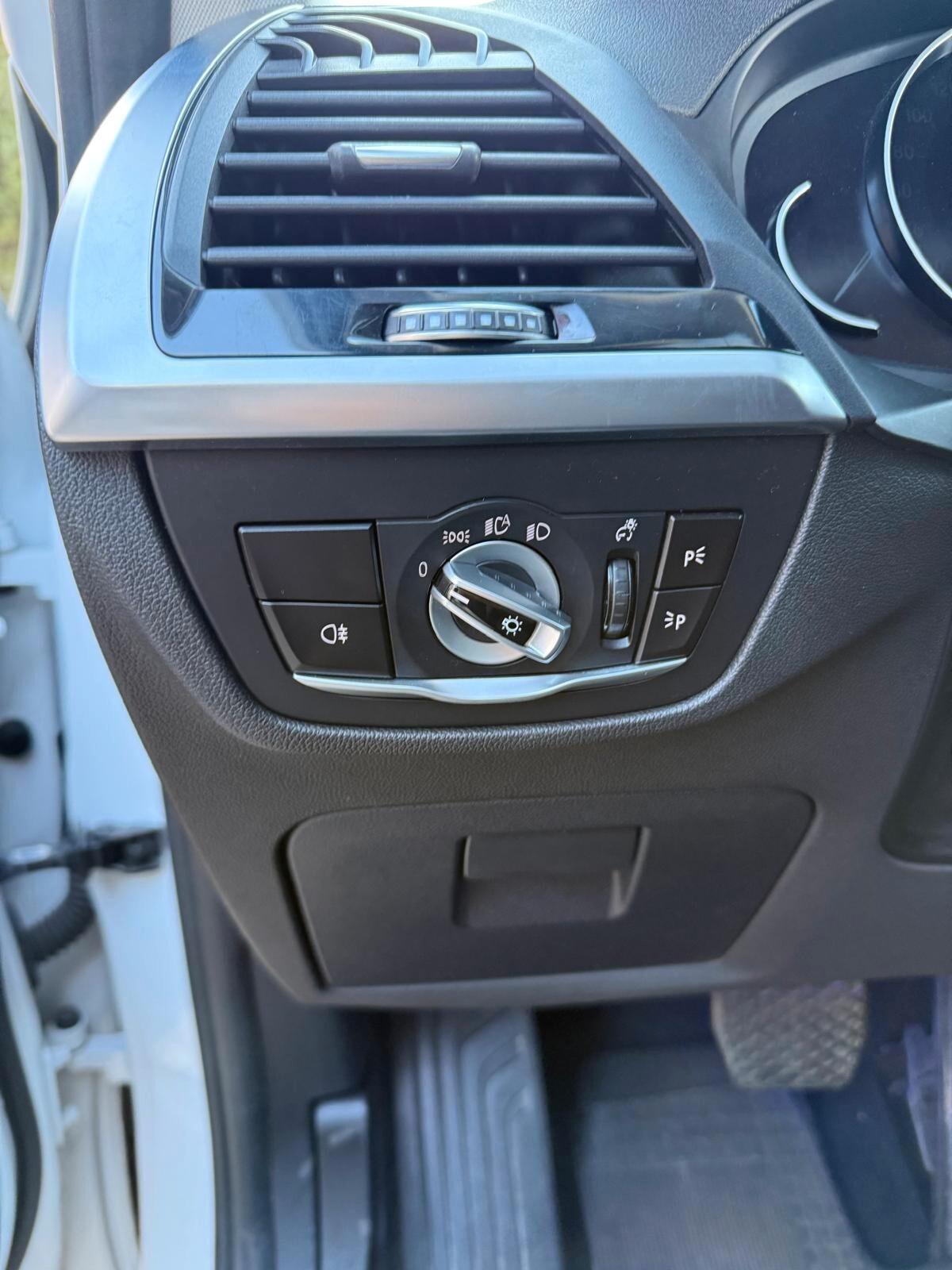 Bmw X3 sDrive18d xLine