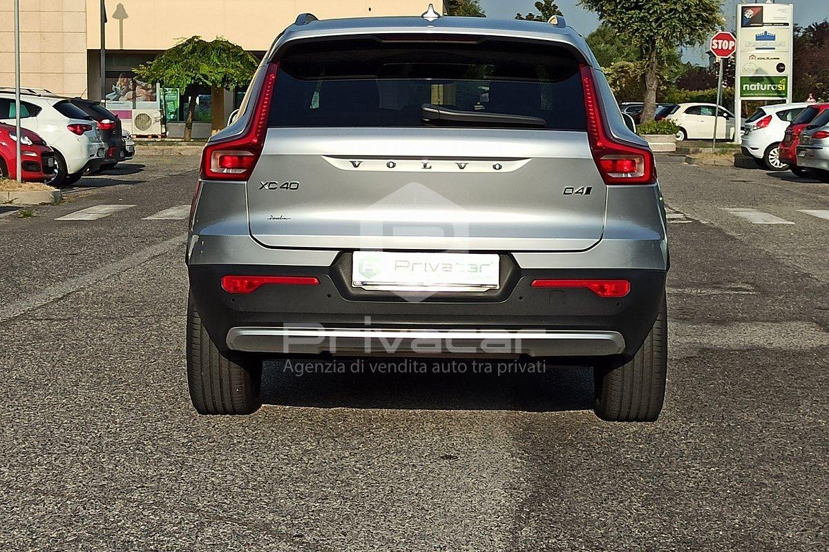 VOLVO XC40 D4 AWD Geartronic Momentum