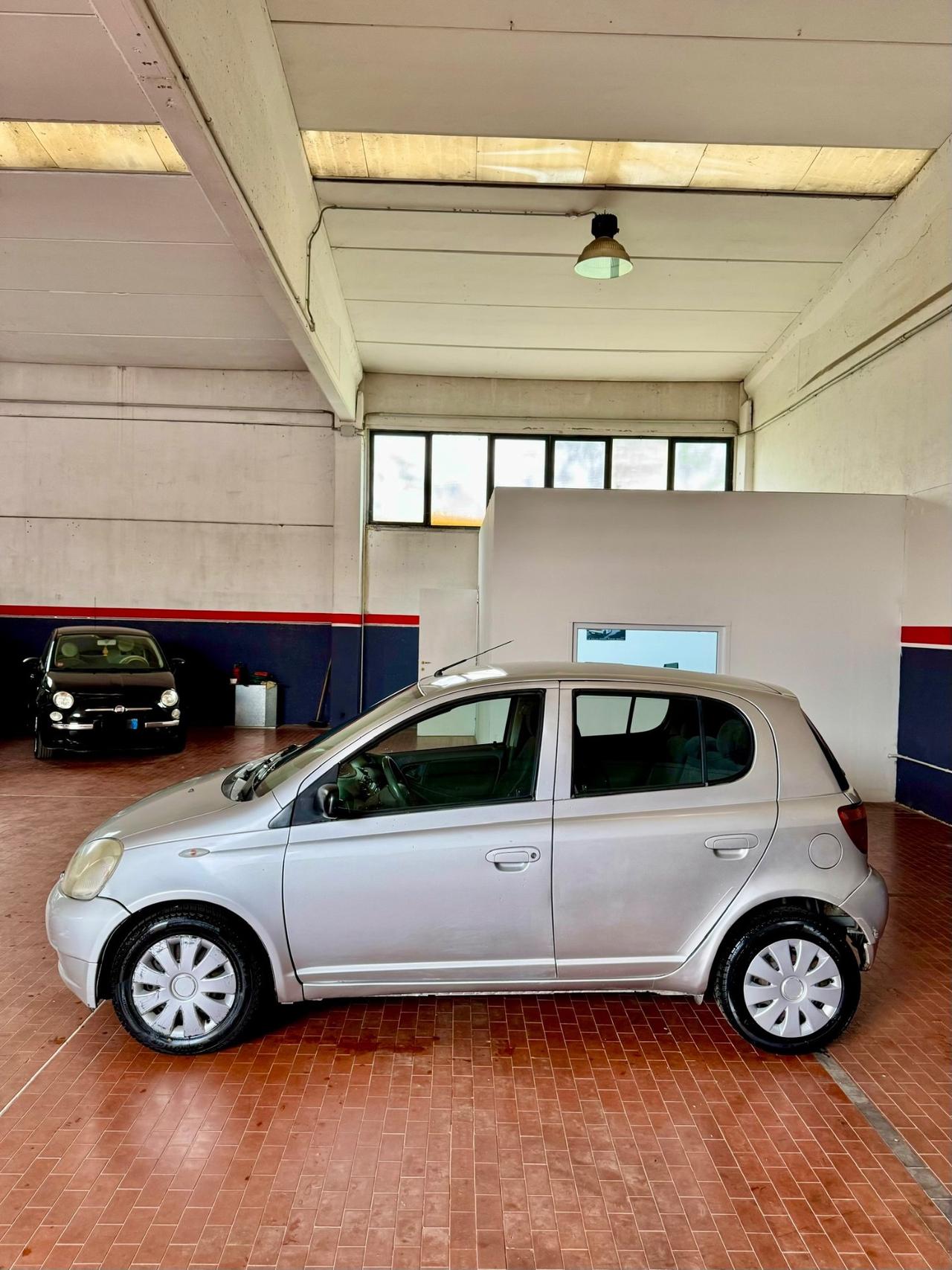 Toyota Yaris 1.0i 16V cat 5 porte