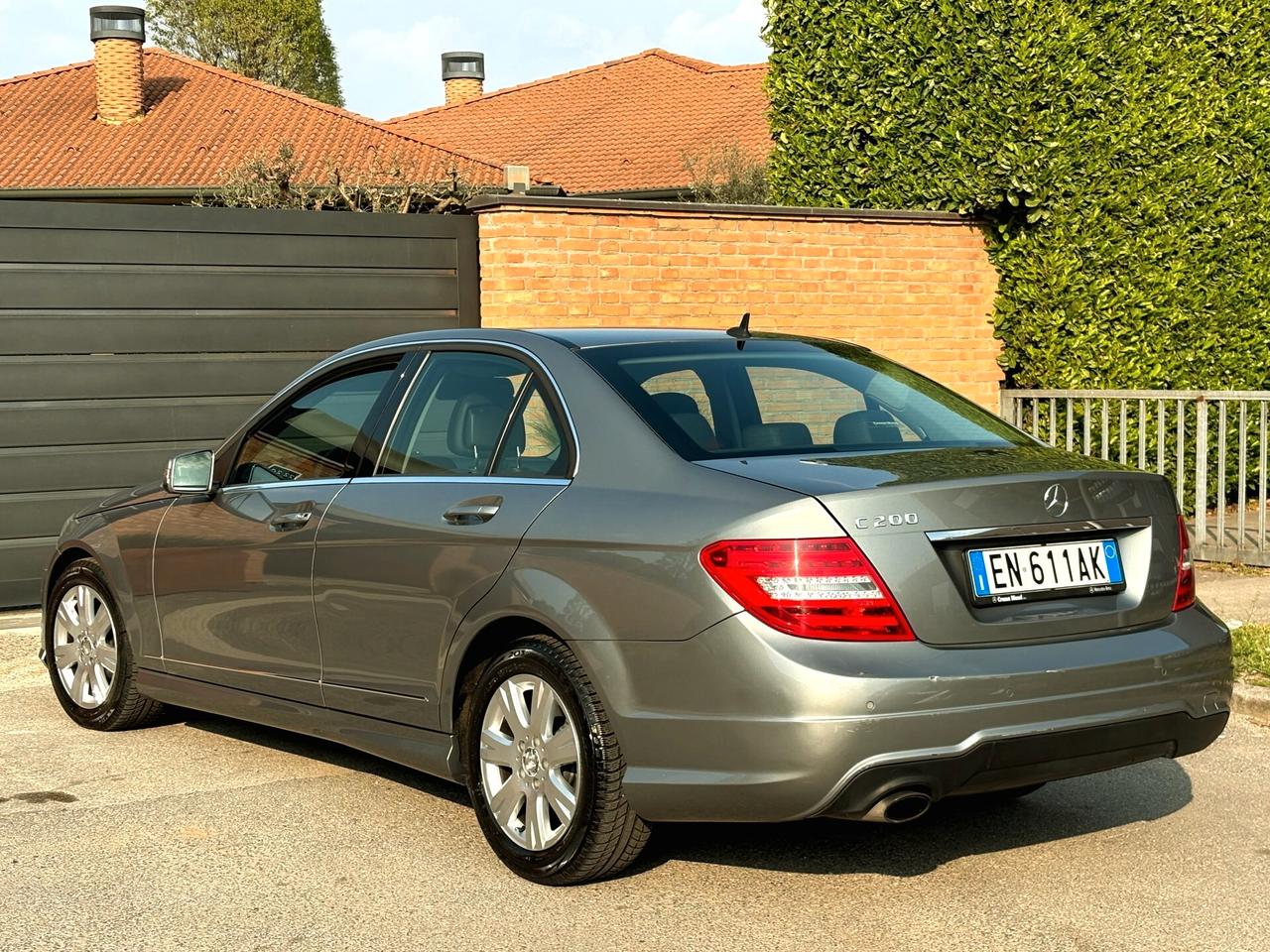 MERCEDES C200(benz)- 97000km- U.Propr-AMG-2012