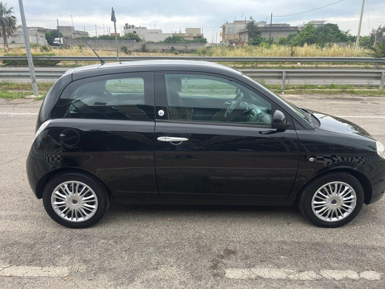 Lancia Ypsilon 1.4 Oro Ecochic GPLUnipro 2010